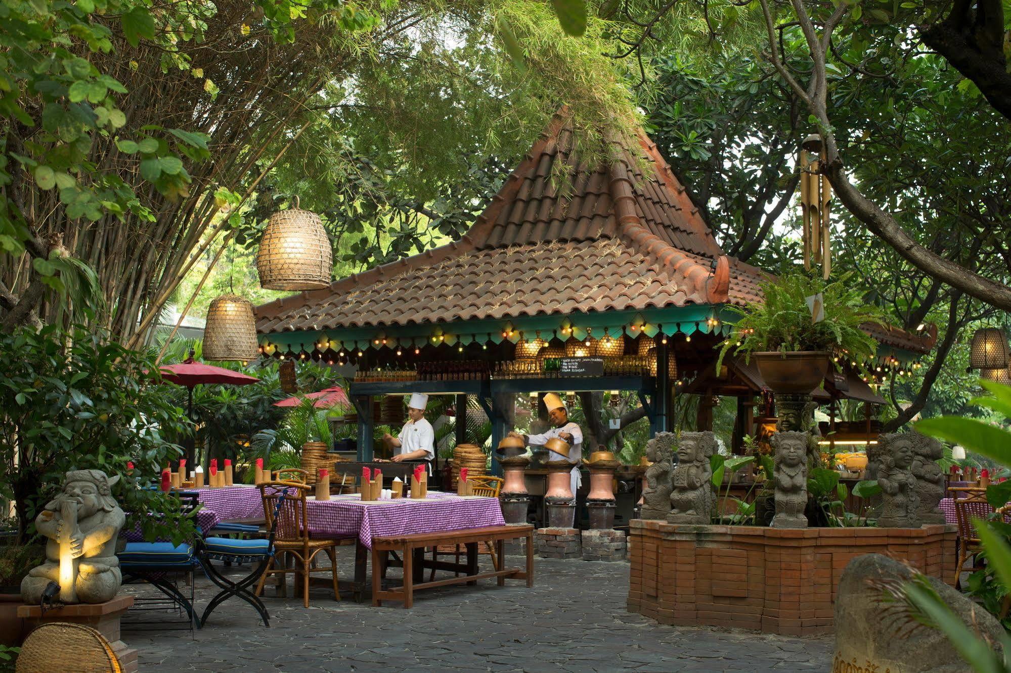 Bumi Surabaya City Resort Zewnętrze zdjęcie